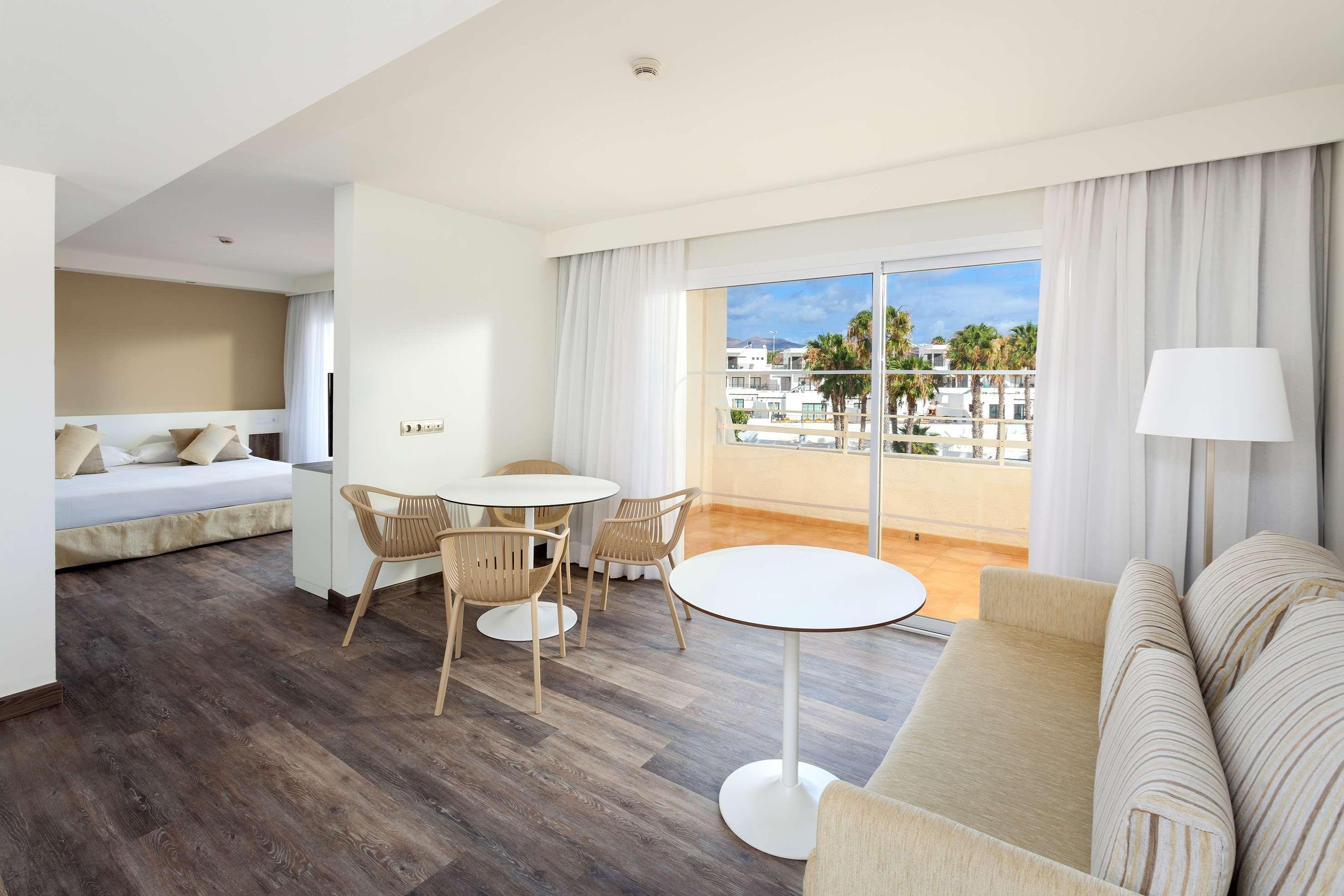 Sol Lanzarote Hotel Пуерто дел Кармен Екстериор снимка